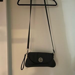 Baggallini crossbody/wristlet purse